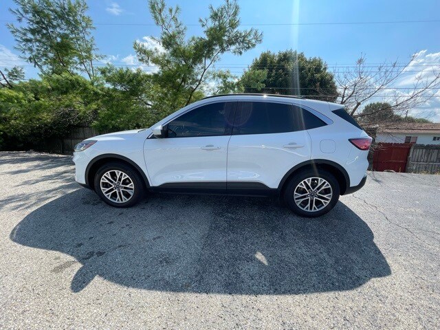 2022 Ford Escape SEL photo 2