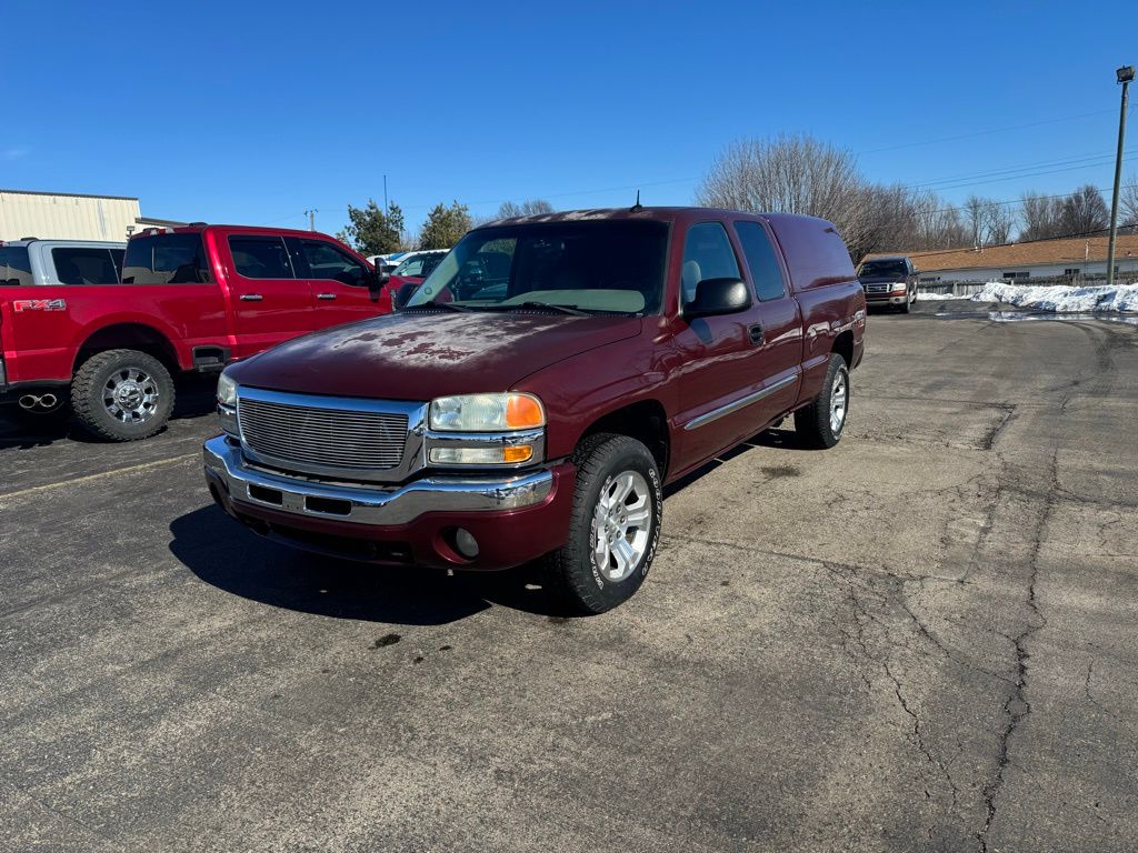 2003 GMC Sierra's photo