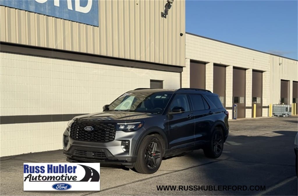 2025 Ford Explorer ST-LINE's photo