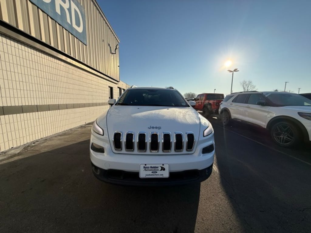 Used 2015 Jeep Cherokee Latitude SUV