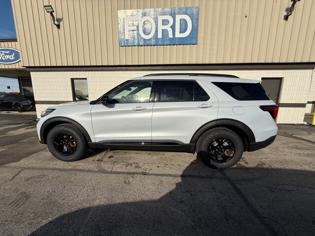 2026 Ford Explorer photo 3