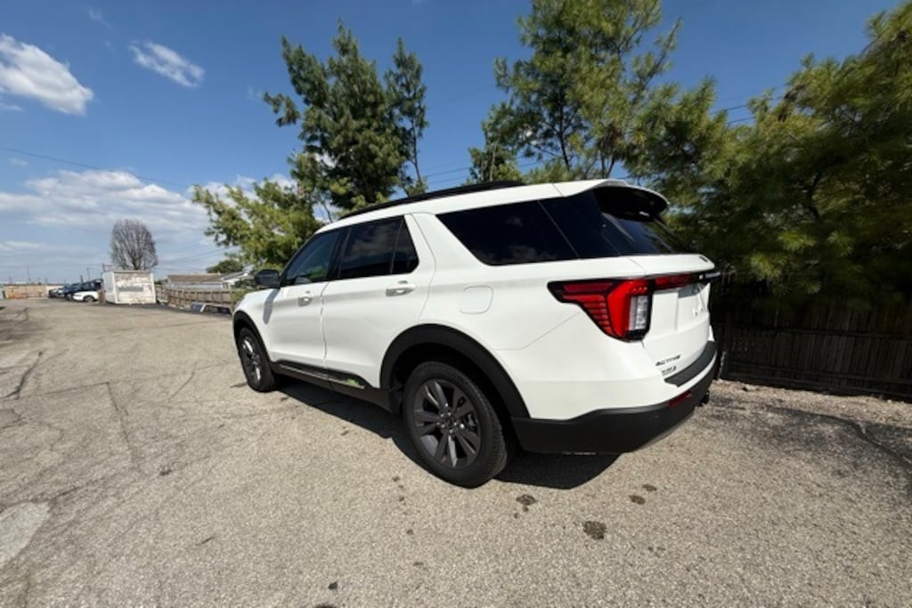 New 2025 Ford Explorer Active SUV