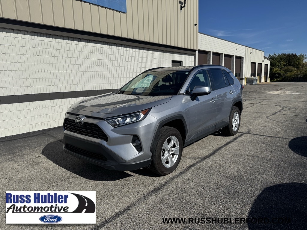 2020 Toyota RAV4 XLE's photo