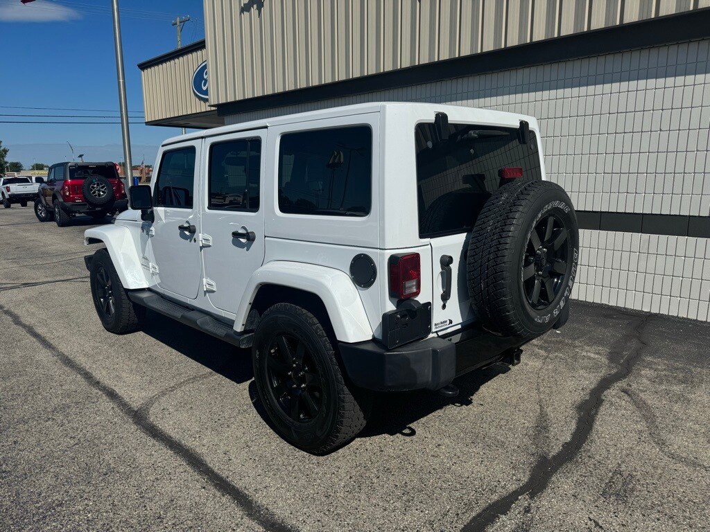 2014 Jeep Wrangler Unlimited Altitude photo 3