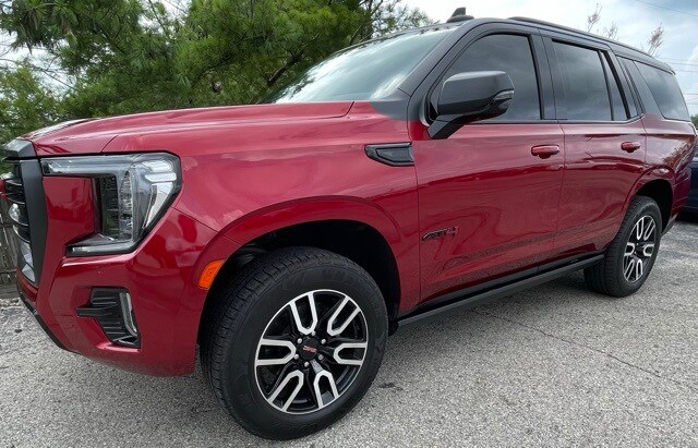 2021 Gmc Yukon AT4 photo 3