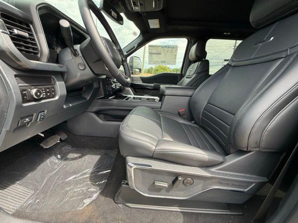 2026 Ford F-350 Super Duty Platinum - Photo 24
