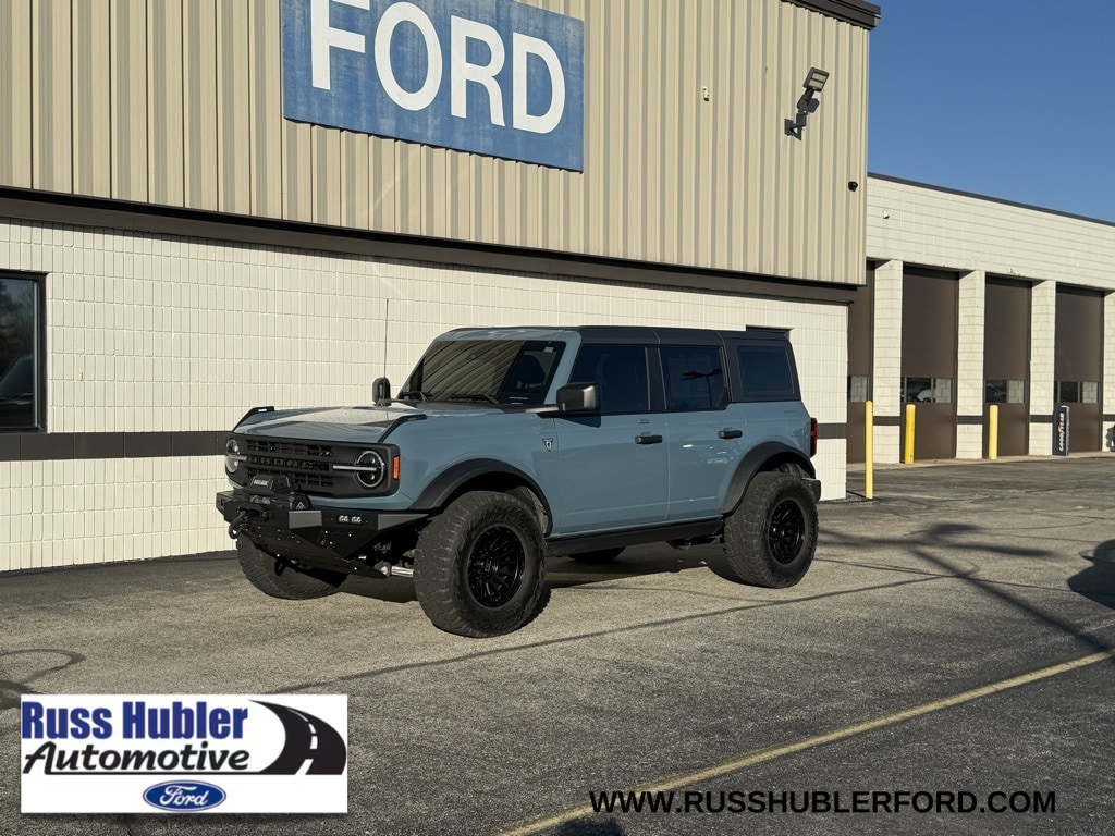 2023 Ford Bronco 4-Door Base's photo