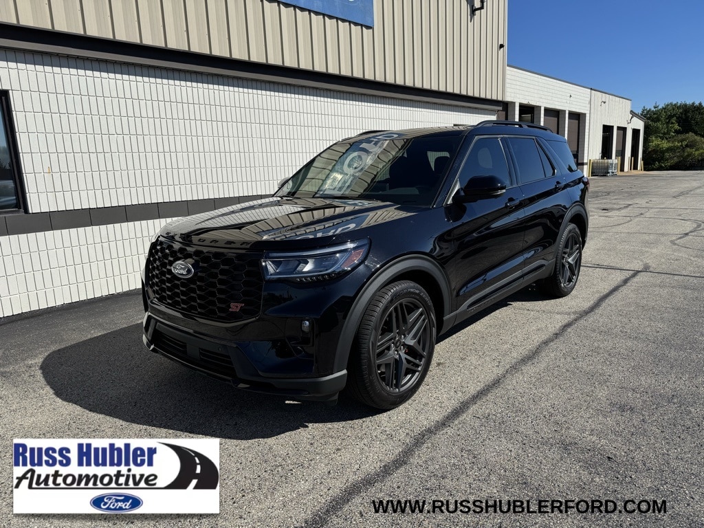 2025 Ford Explorer ST's photo