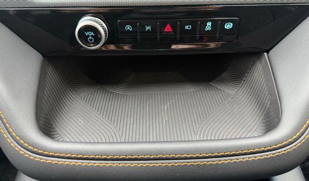 2026 Ford Explorer Tremor - Photo 13