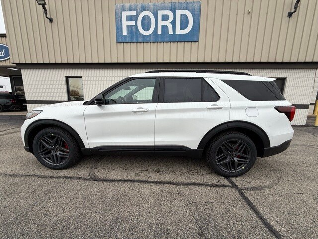 2026 Ford Explorer ST photo 2