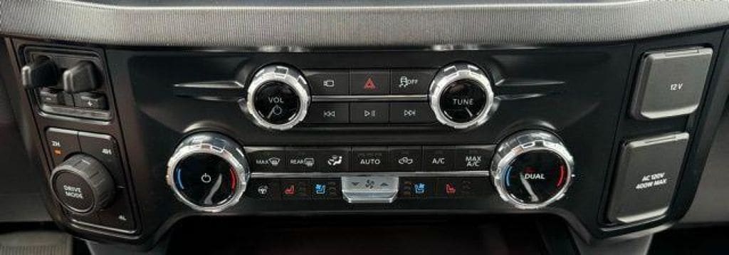 2026 Ford F-350 Super Duty Platinum - Photo 13