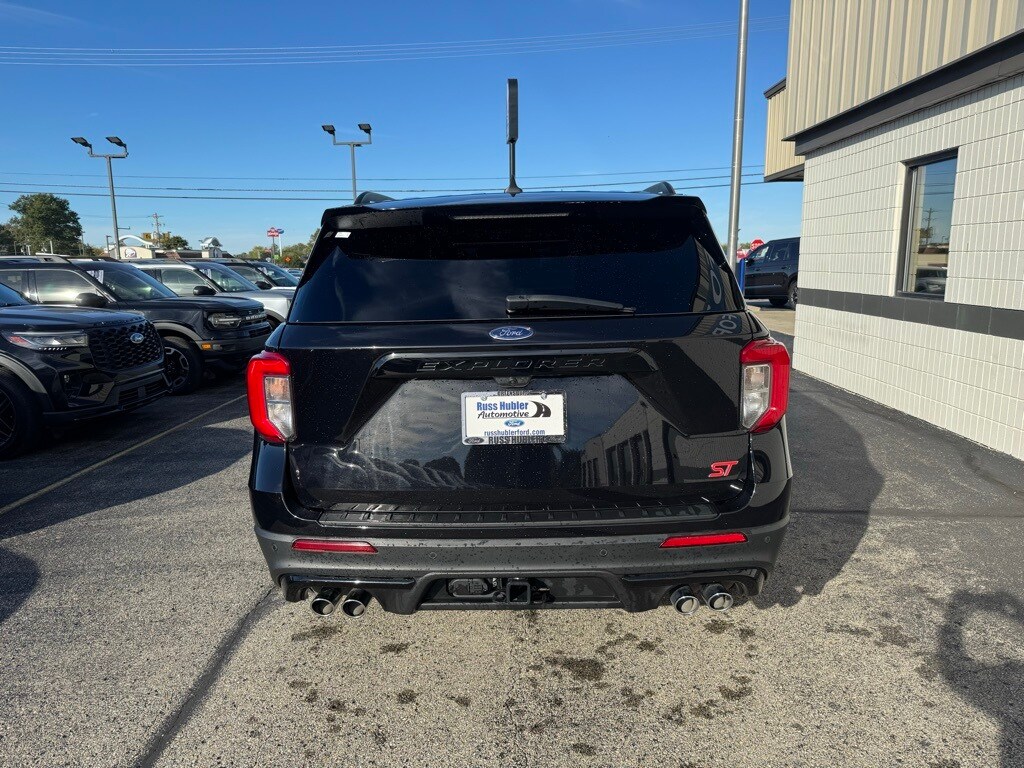 2023 Ford Explorer ST photo 3