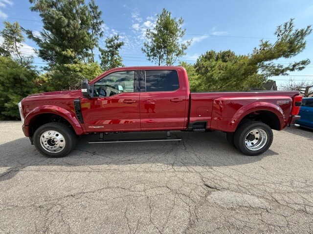 2026 Ford F-450 Platinum photo 3