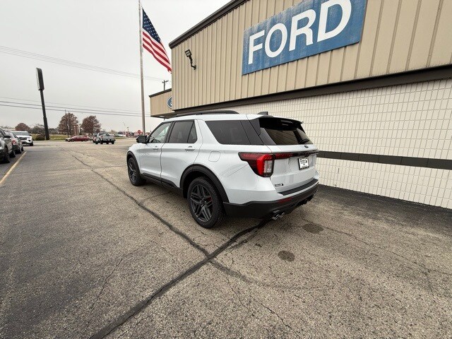 2026 Ford Explorer ST photo 4