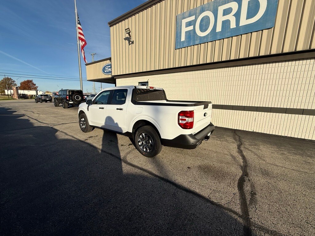 2025 Ford Maverick XLT photo 2