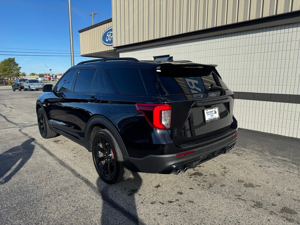 2023 Ford Explorer ST photo 2
