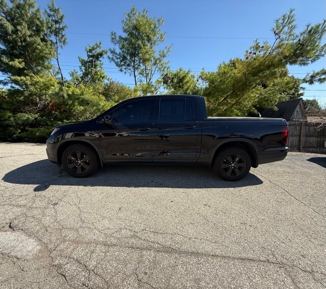 2019 Honda Ridgeline Black Edition photo 4