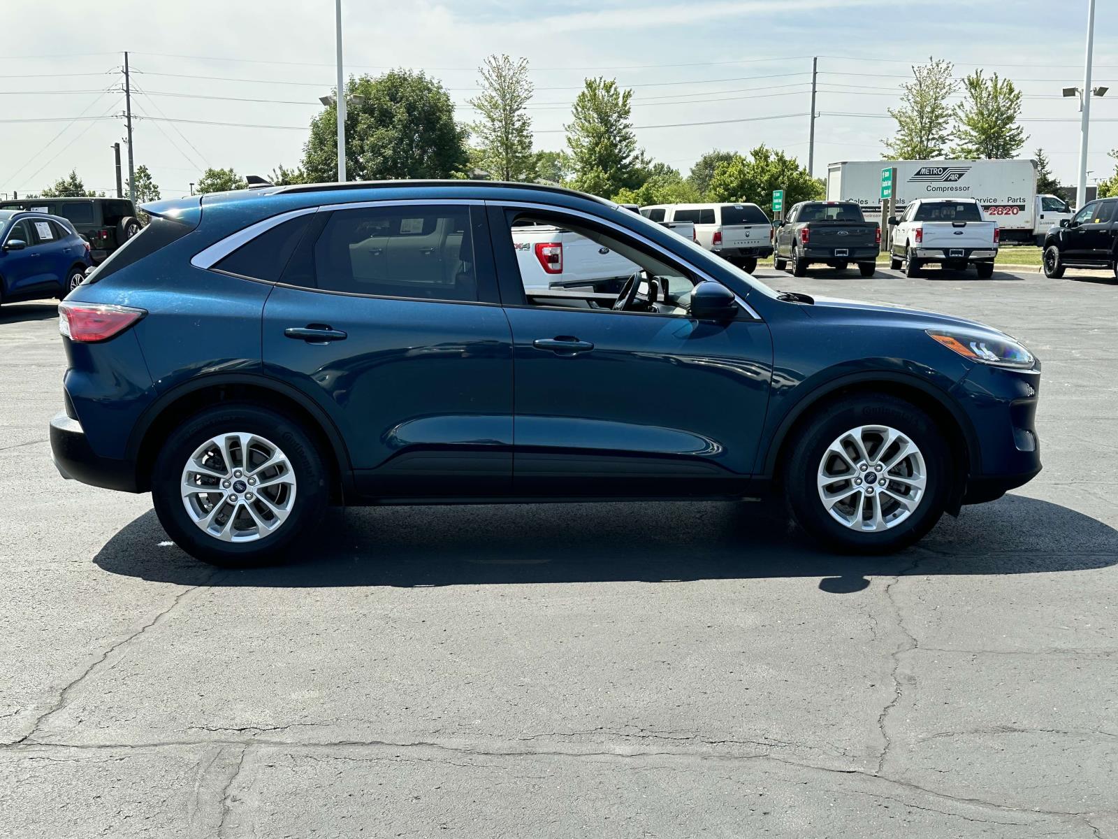 Used 2020 Ford Escape SE with VIN 1FMCU0G69LUC69716 for sale in Macomb, MI