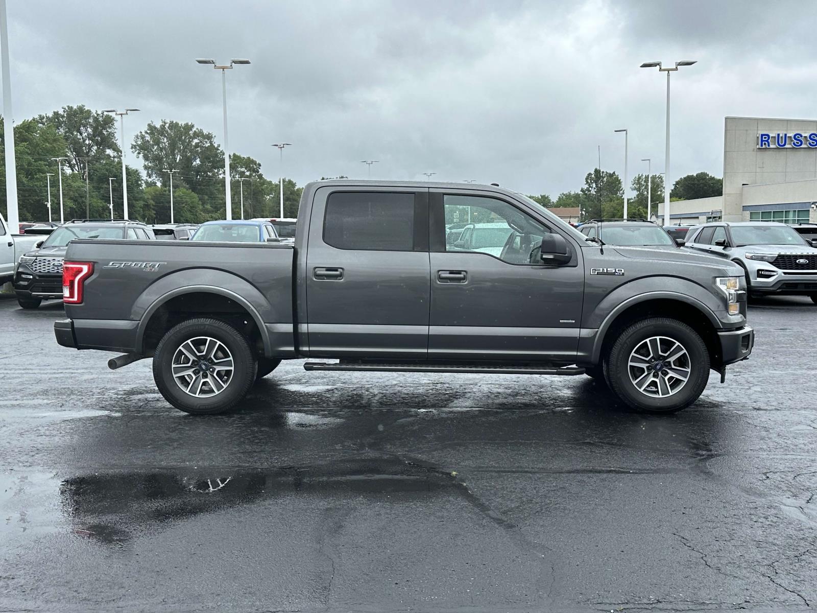 Used 2017 Ford F-150 XLT with VIN 1FTEW1EP3HFC87536 for sale in Macomb, MI