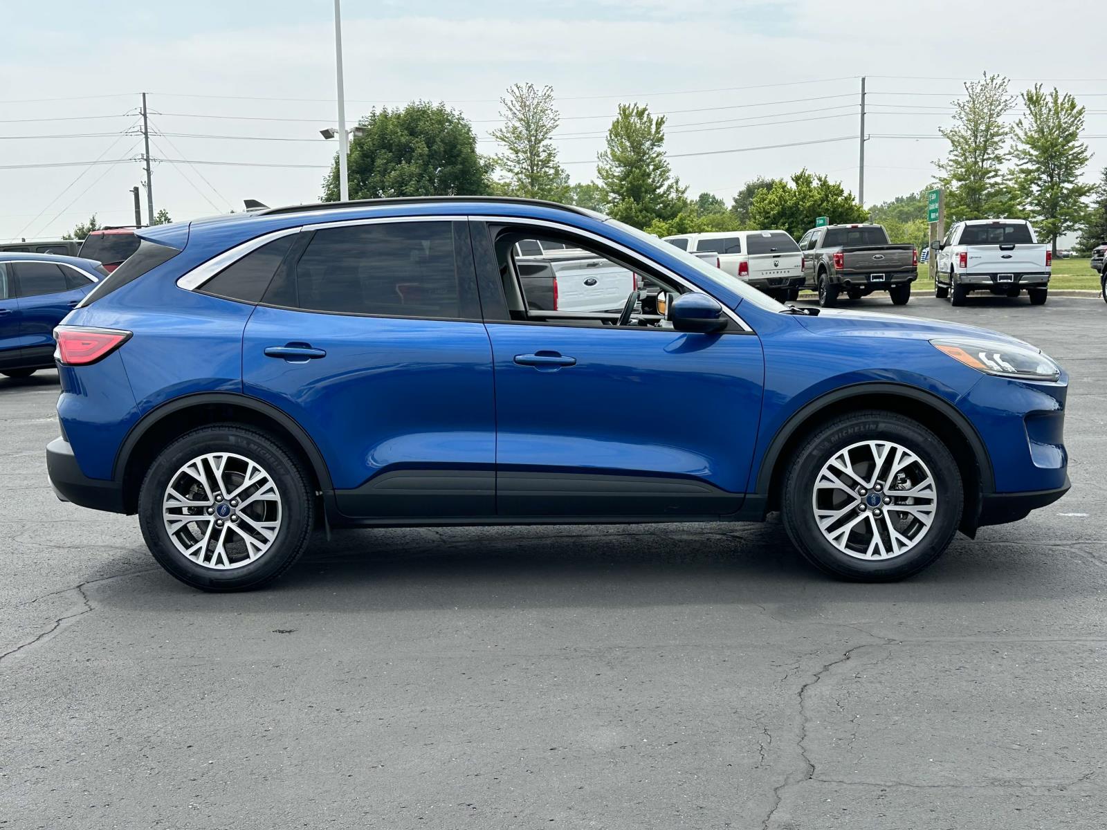 Used 2022 Ford Escape SEL with VIN 1FMCU9H60NUA96660 for sale in Macomb, MI