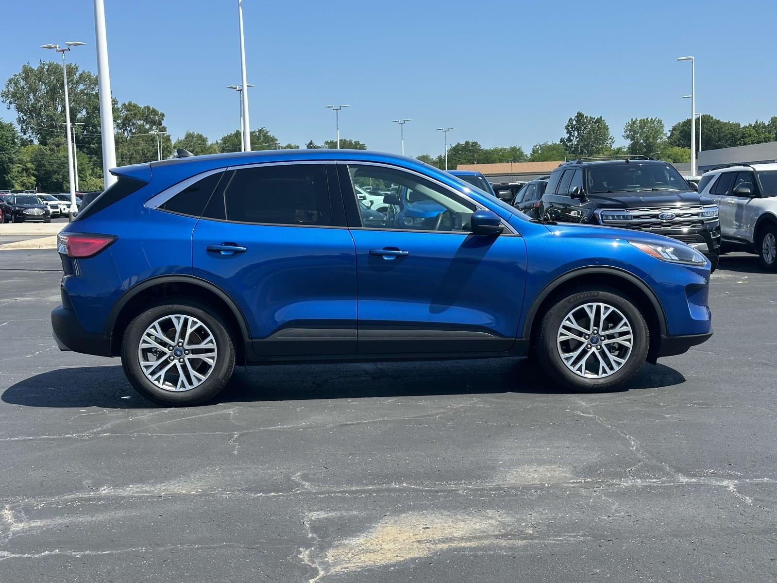 Used 2022 Ford Escape SEL with VIN 1FMCU9H69NUB54359 for sale in Macomb, MI