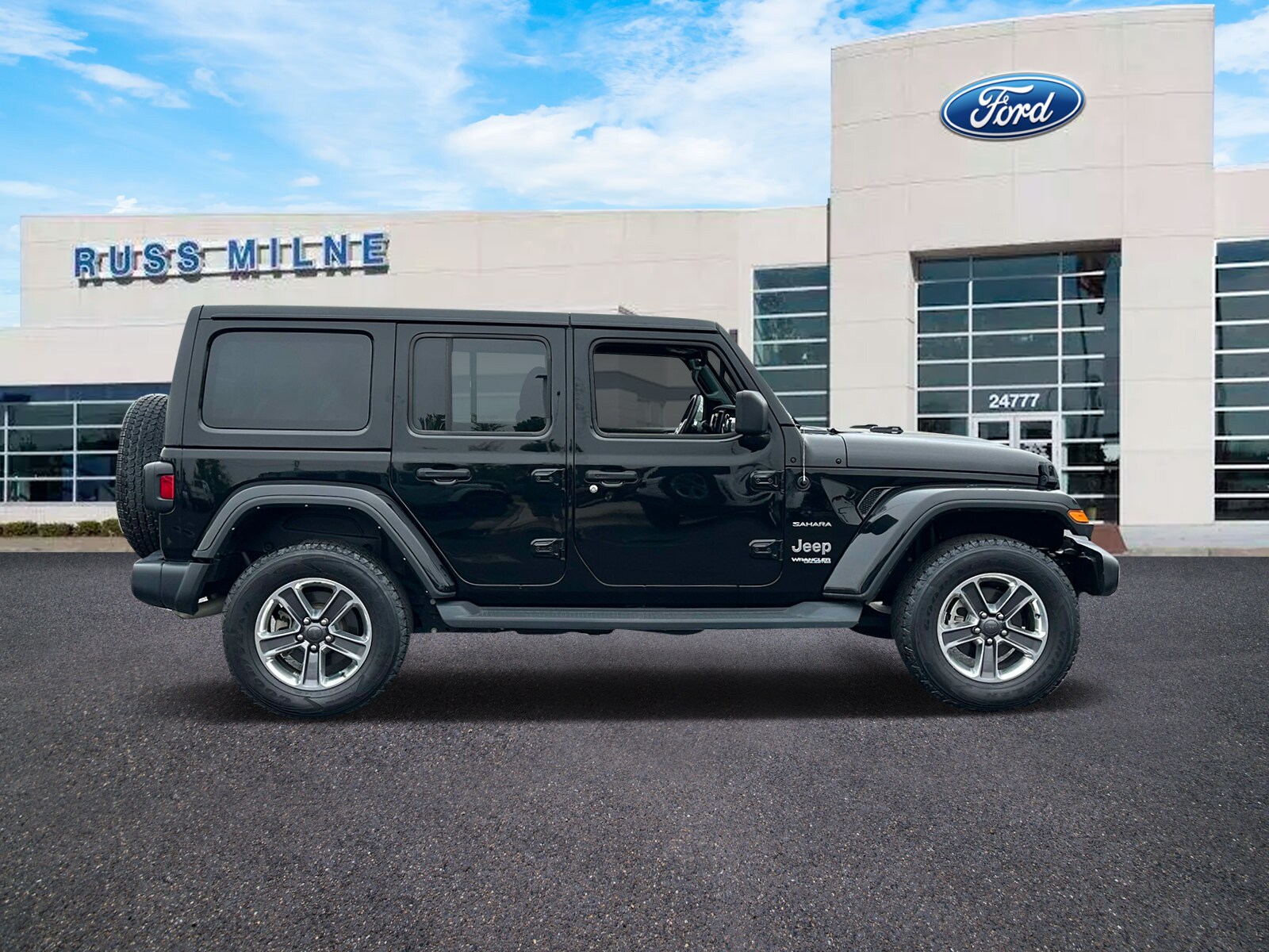 Used 2022 Jeep Wrangler Unlimited Sahara with VIN 1C4HJXEN4NW104086 for sale in Macomb, MI