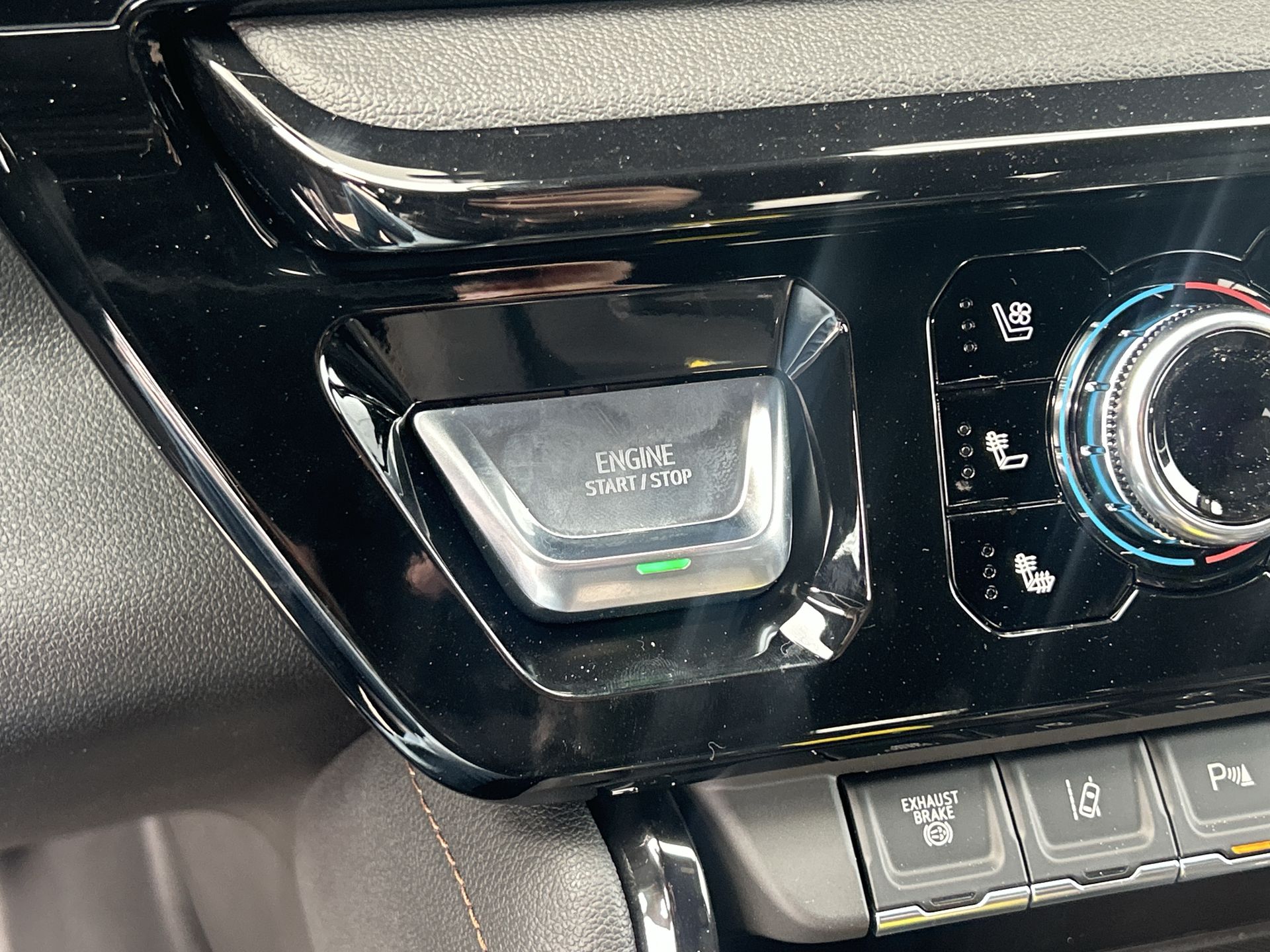 2026 GMC Sierra 2500HD AT4 - Photo 65