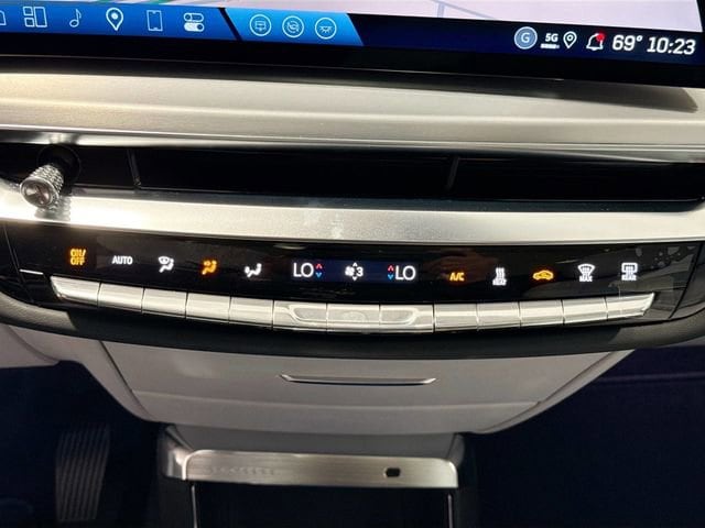 2025 Cadillac LYRIQ Sport 1 - Photo 15