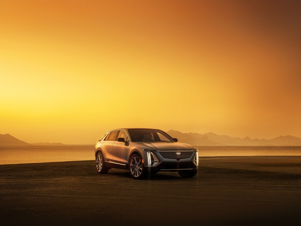 2024-Cadillac-LYRIQ-Luxury-SUV-L06-1040x780.jpg
