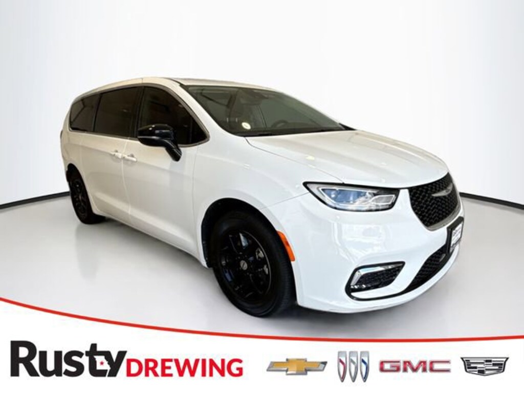 Used 2024 Chrysler Pacifica Touring L