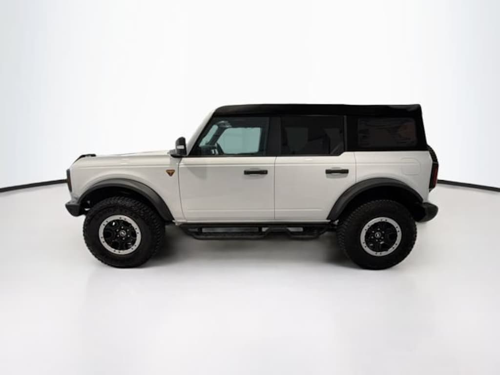 Used 2023 Ford Bronco Badlands SUV