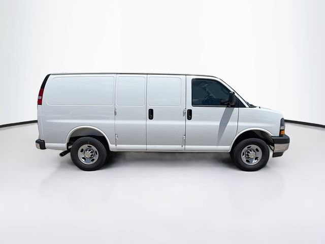 2026 Chevrolet Express Cargo Work Van - Photo 8