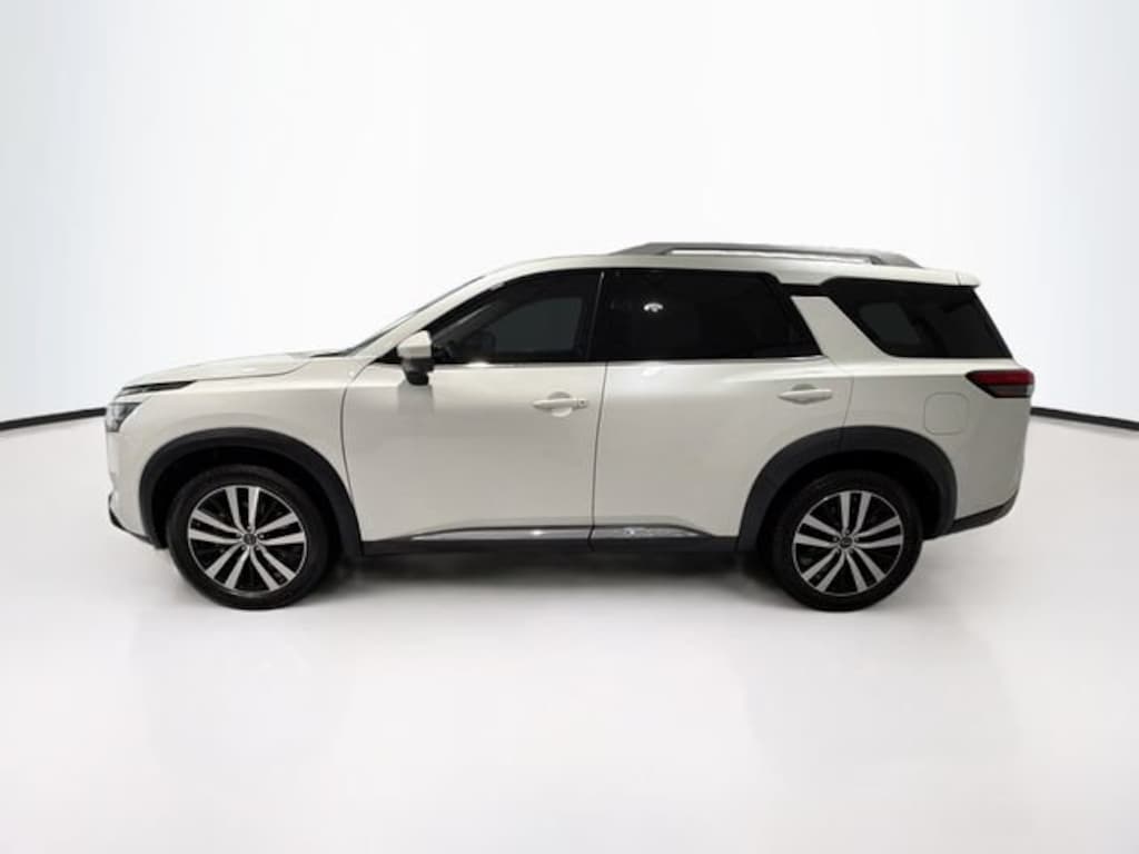Used 2023 Nissan Pathfinder Platinum 4WD SUV