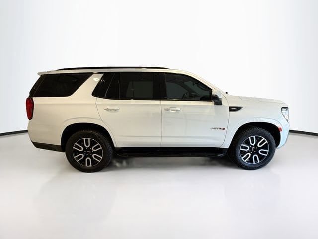 2023 GMC Yukon AT4 - Photo 8