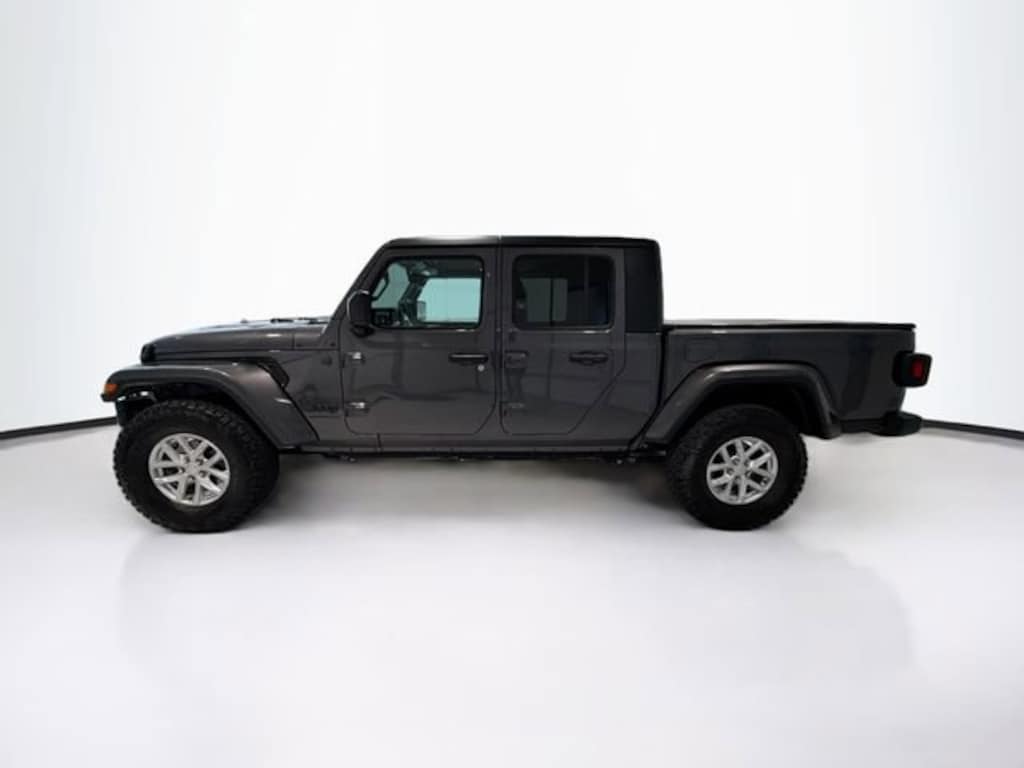 Used 2023 Jeep Gladiator Sport S 4x4 Truck Crew Cab