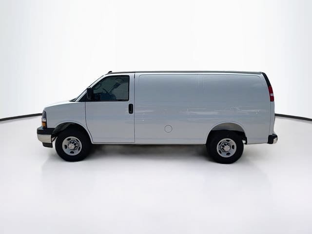 2026 Chevrolet Express Cargo Work Van - Photo 4