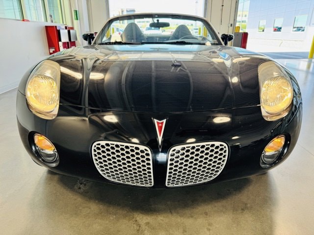 Used 2007 Pontiac Solstice  with VIN 1G2MB35B07Y129072 for sale in Jefferson City, MO