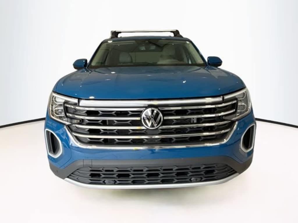 Used 2025 Volkswagen Atlas 2.0T SE w/Technology SUV