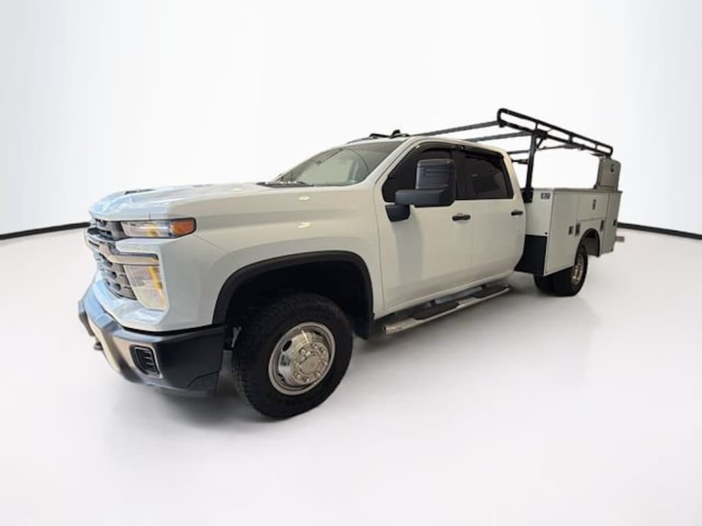 Used 2024 Chevrolet Silverado 3500 HD Chassis Cab Work Truck Truck Crew Cab