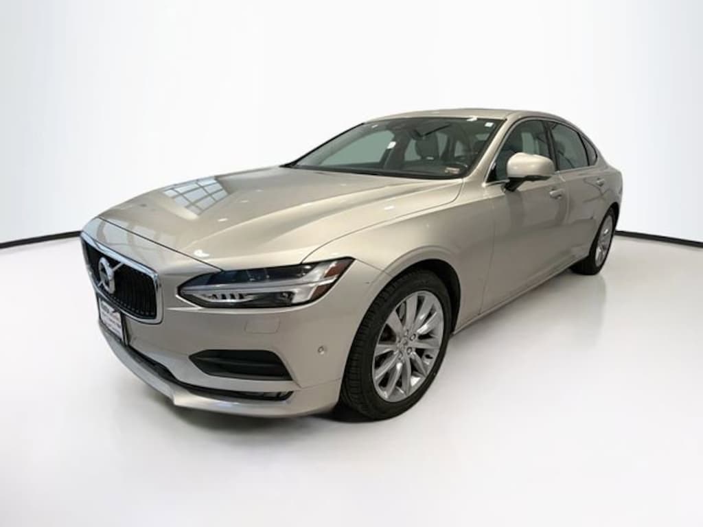Used 2018 Volvo S90 T6 Momentum Sedan