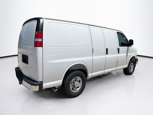 2026 Chevrolet Express Cargo Work Van - Photo 7