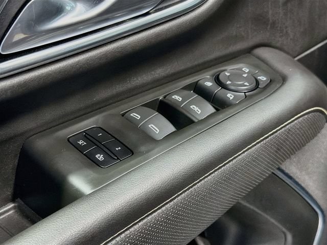 2022 GMC Yukon XL SLT - Photo 18