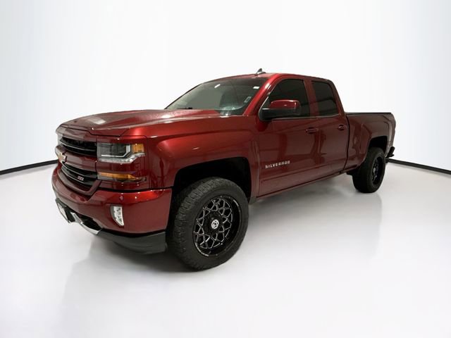 2017 Chevrolet Silverado 1500 LT photo 3