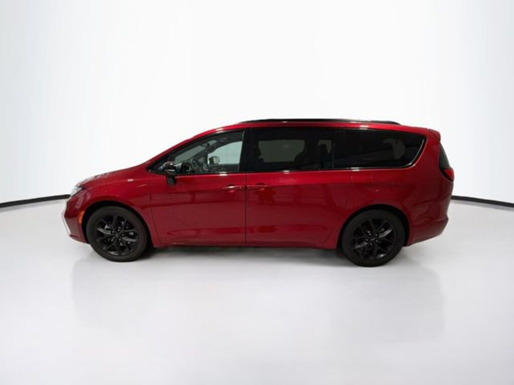 Used 2025 Chrysler Pacifica Limited Van Passenger Van