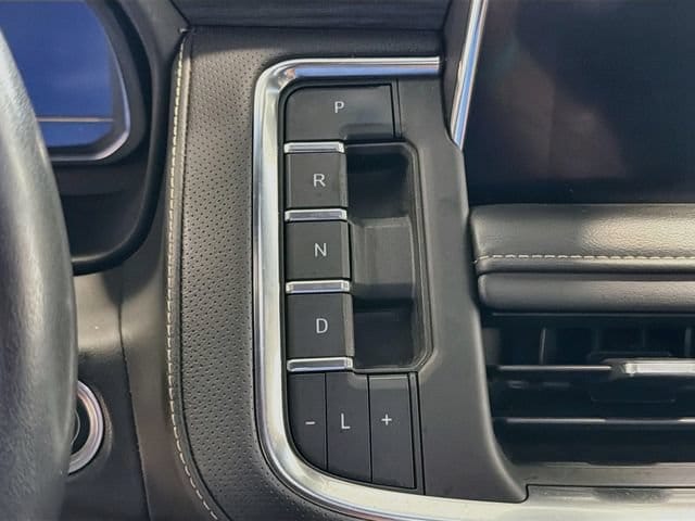 2022 GMC Yukon XL SLT - Photo 17
