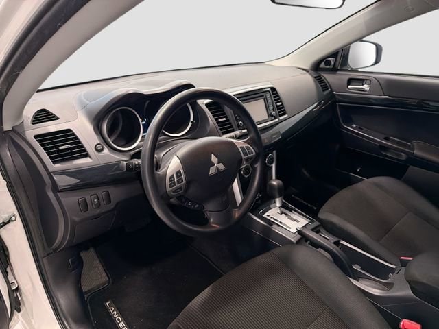 2017 Mitsubishi Lancer ES - Photo 9