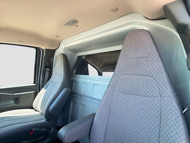 2026 Chevrolet Express Cargo Work Van - Photo 17