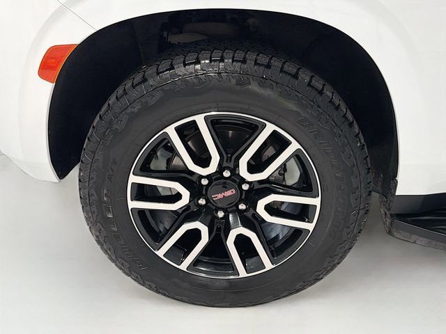 2023 GMC Yukon AT4 - Photo 30