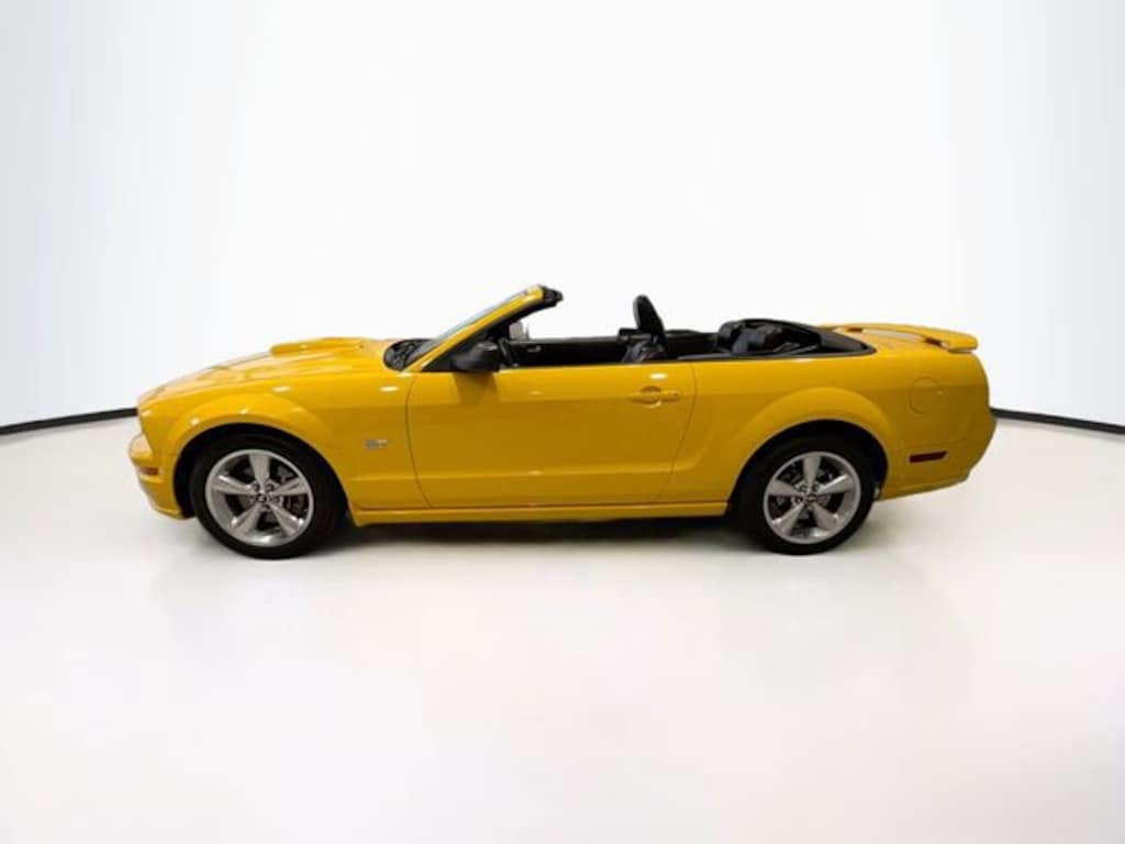 Used 2006 Ford Mustang GT Deluxe Convertible