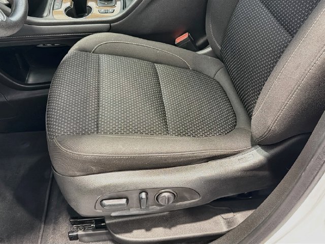 2023 GMC Acadia SLE - Photo 16